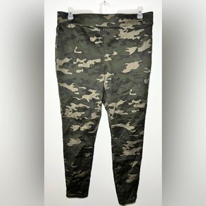 New York and Company Camo Leggings